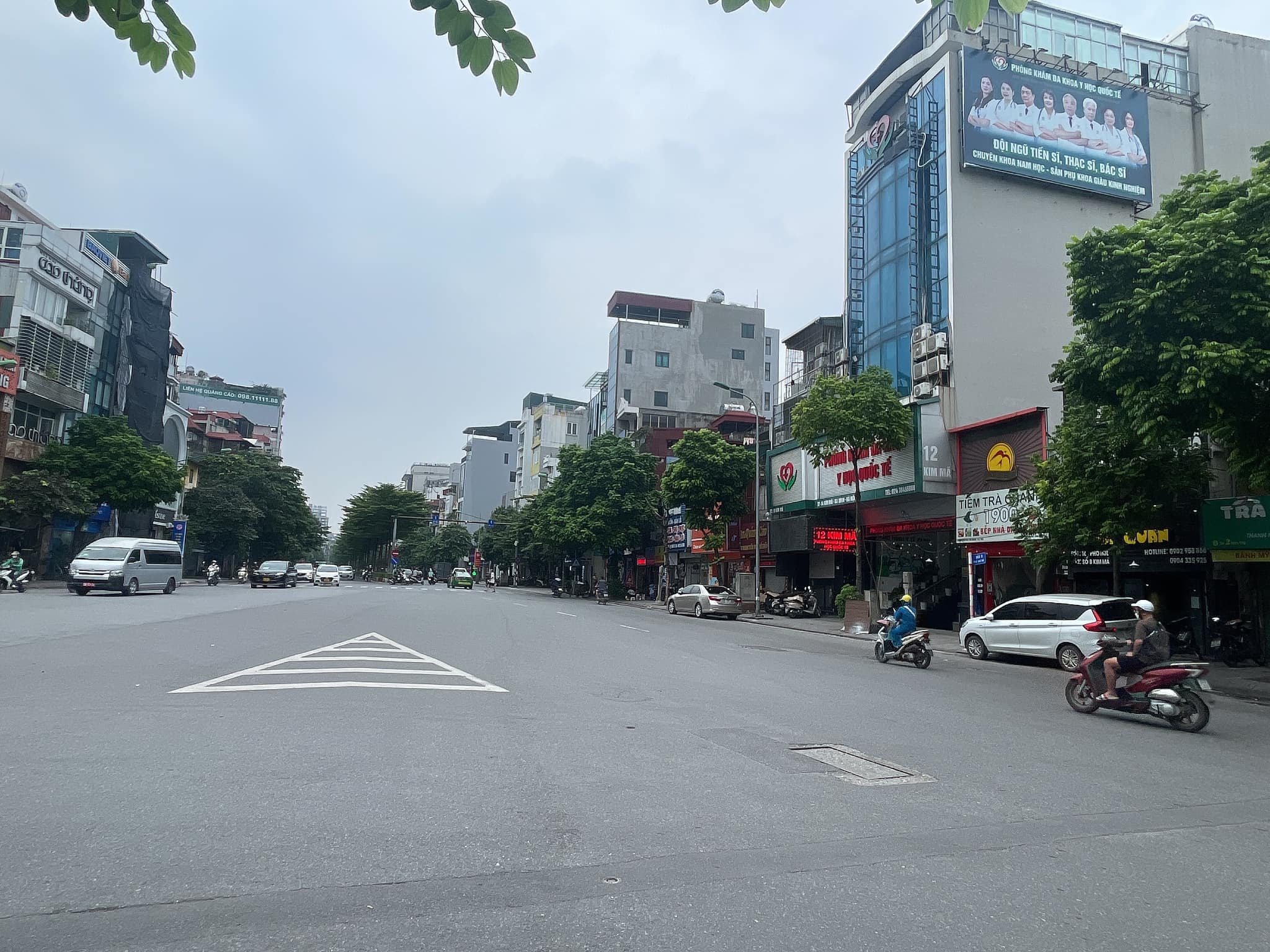 Bán nhà mặt phố Kim Mã 30m2, lô góc 2 thoáng giá chỉ 15.9 tỷ hiếm quận Ba Đình - Ảnh 1